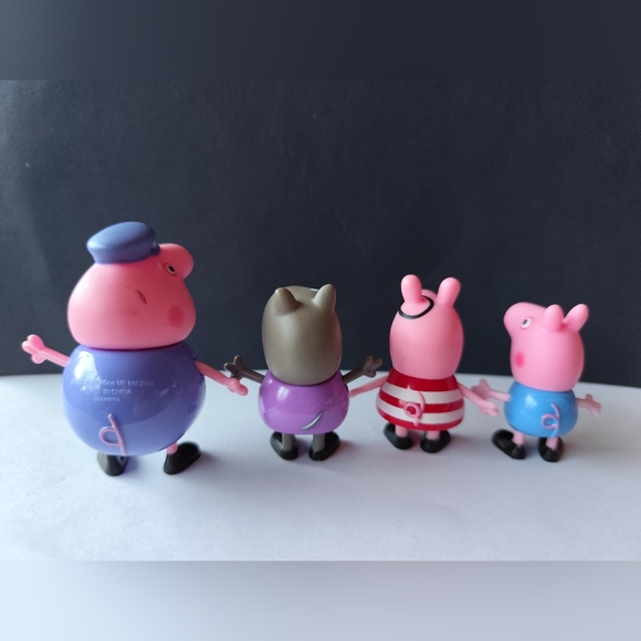 4/$50⭐️Peppa Pig family and friends figurines lot of 4 - Picture 3 of 9